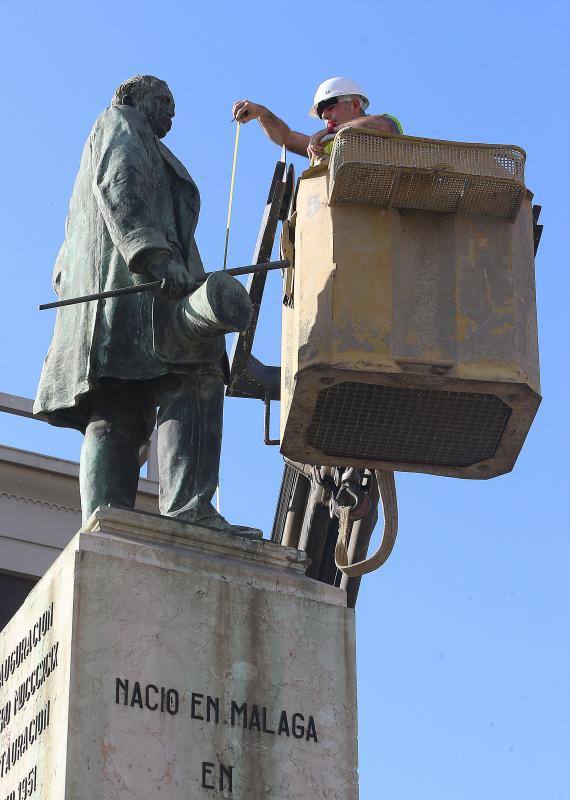 Comienzan los trabajos de restauración del conjunto escultórico, que también será trasladado a la sede de Chapitel en un par de semanas