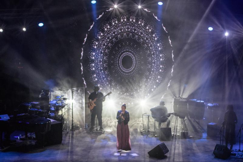 Velas, zocos o talleres dan vida al encuentro, que este viernes recibió a Niña Pastori y que el domingo echa el cierre con Triana