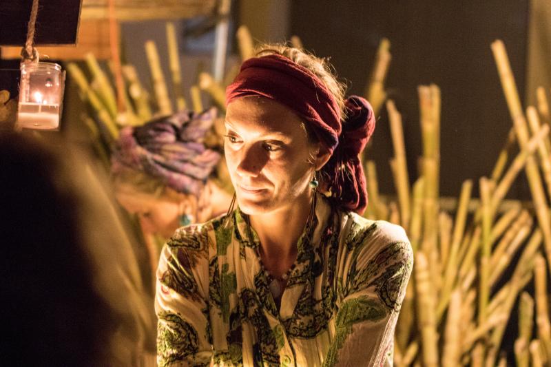 Velas, zocos o talleres dan vida al encuentro, que este viernes recibió a Niña Pastori y que el domingo echa el cierre con Triana