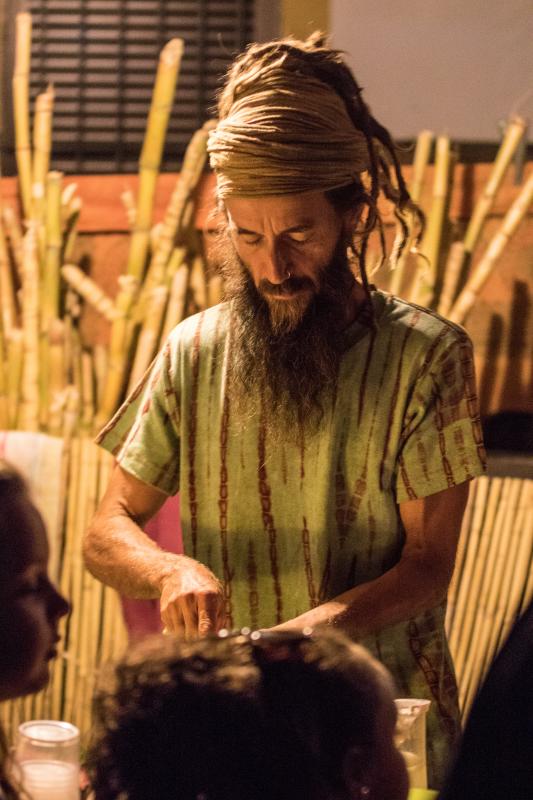 Velas, zocos o talleres dan vida al encuentro, que este viernes recibió a Niña Pastori y que el domingo echa el cierre con Triana