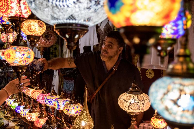 Velas, zocos o talleres dan vida al encuentro, que este viernes recibió a Niña Pastori y que el domingo echa el cierre con Triana