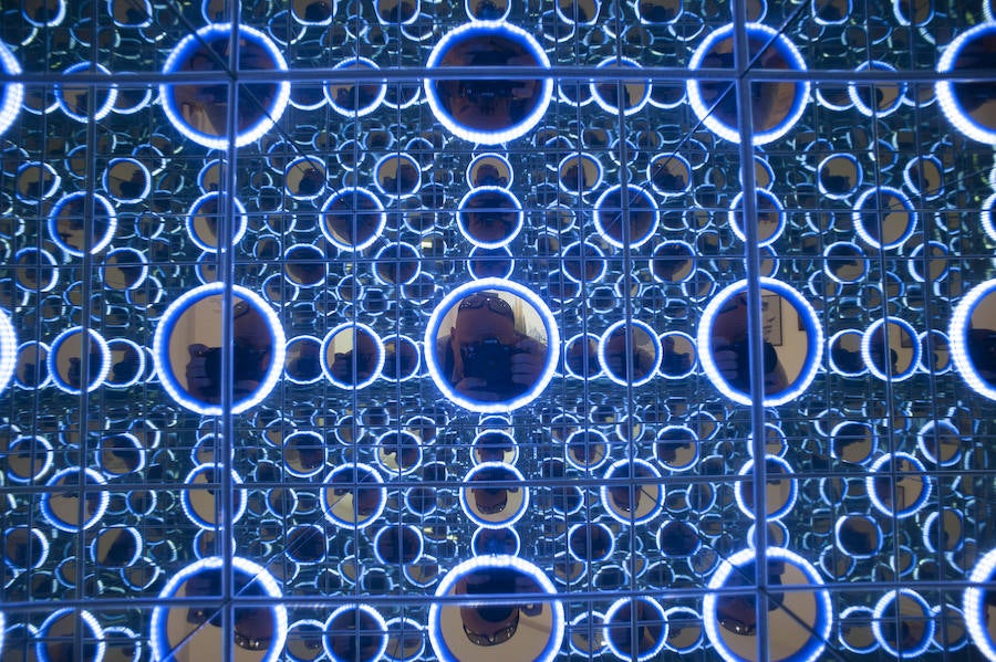 El Museo de la Imaginación se instala en el Soho de Málaga y se hace un hueco en la oferta cultural de la capital con una exhibición que mezcla ciencia y ilusionismo con un sentido lúdico