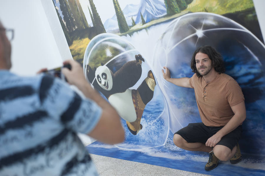 El Museo de la Imaginación se instala en el Soho de Málaga y se hace un hueco en la oferta cultural de la capital con una exhibición que mezcla ciencia y ilusionismo con un sentido lúdico