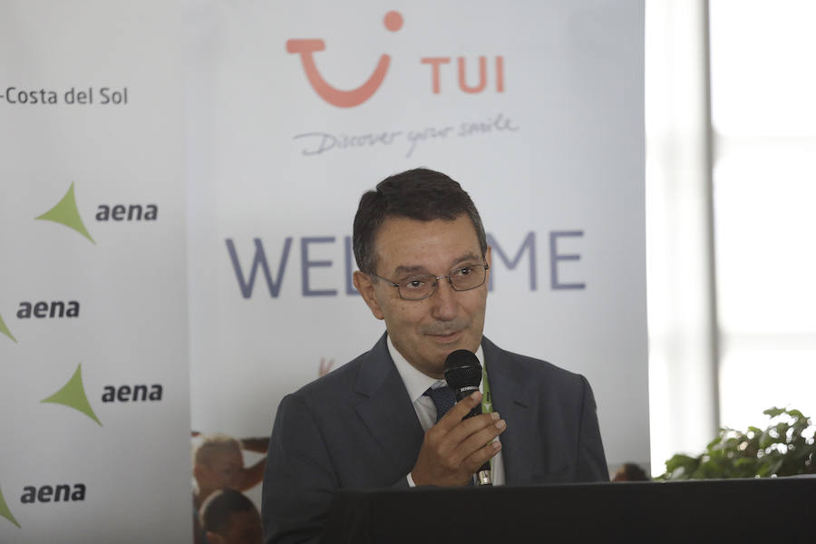 Un avión de la touroperadora TUI llevará el nombre de Costa del Sol por todo el mundo. La aeronave ha sido bautizada en el aeropuerto de Málaga.