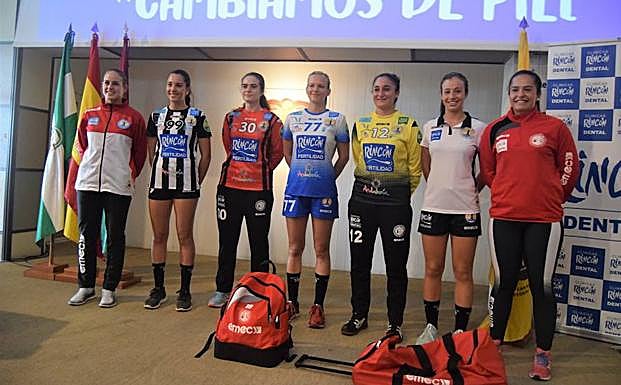 Imagen principal - Presentación de las nuevas equipaciones. 