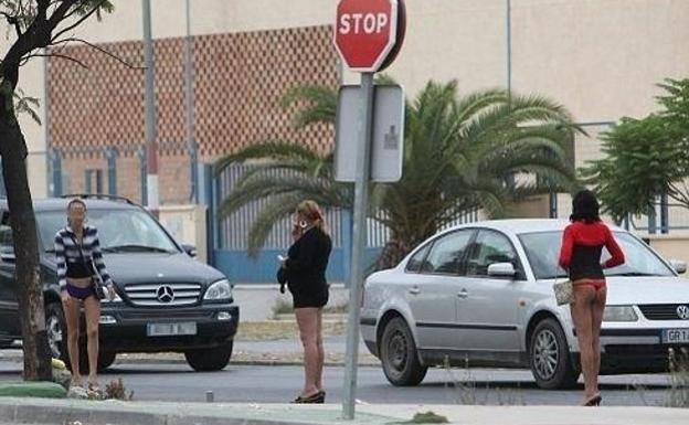 Imagen de archivo de prostitutas en el polígono Guadalhorce. 