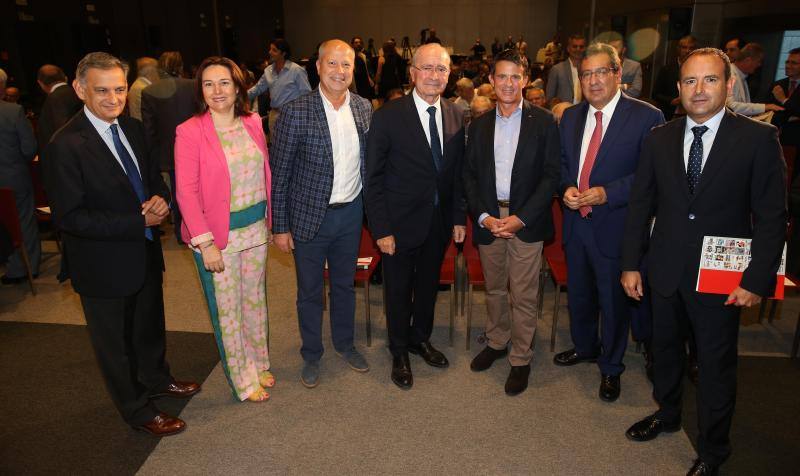 El desayuno-coloquio en colaboración con la Fundación Cajasol se celebró en el Hotel Barceló