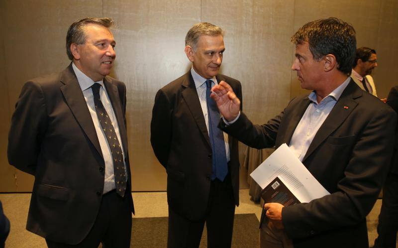 El desayuno-coloquio en colaboración con la Fundación Cajasol se celebró en el Hotel Barceló