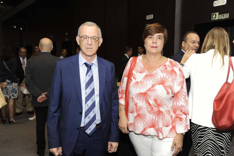 El desayuno-coloquio en colaboración con la Fundación Cajasol se celebró en el Hotel Barceló