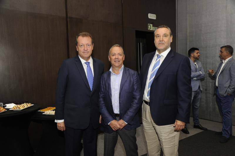 El desayuno-coloquio en colaboración con la Fundación Cajasol se celebró en el Hotel Barceló