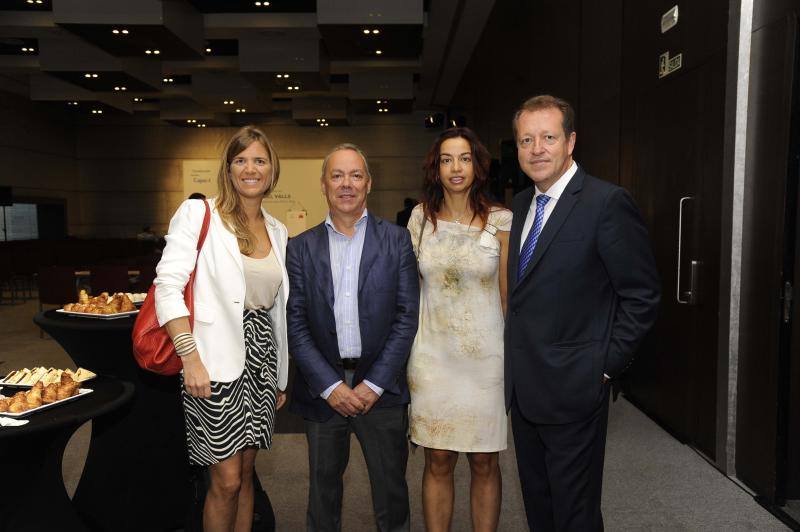 El desayuno-coloquio en colaboración con la Fundación Cajasol se celebró en el Hotel Barceló