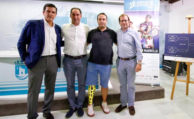 Manzur, Costa, Mérida y Ríos posan juntos en la presentanción de la Senior Masters Cup. 