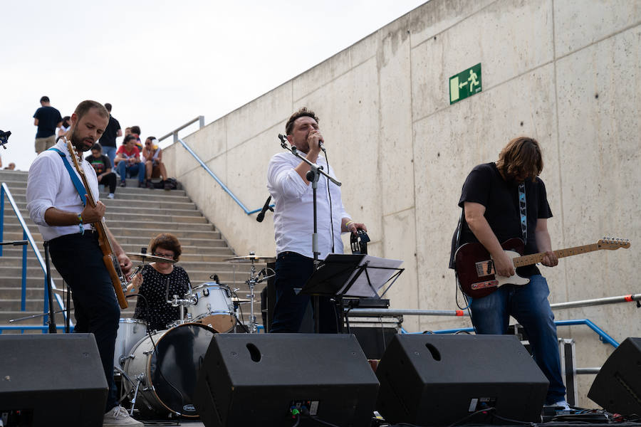 Los Planetas, Iván Ferreiro, Sidonie, La Casa Azul y Coque Malla actuaron en el Auditorio