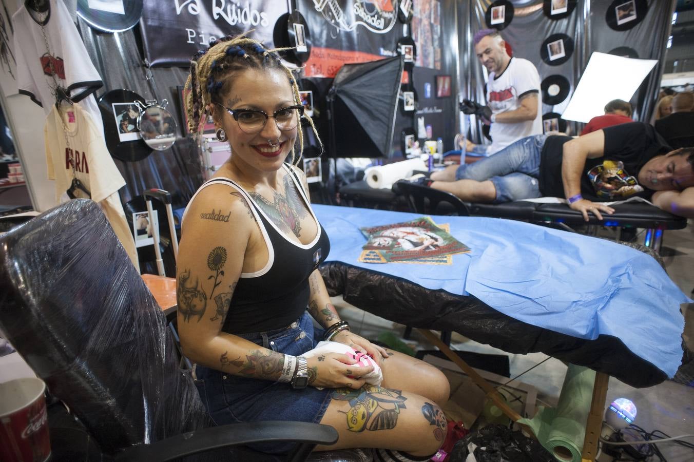 Todo por y para los tatuajes. Málaga celebra la quinta edición de este evento dedicado a este mundo, que acoge novedades y tendencias del sector y un gran número de oportunidedes de llevarse una nueva obra de profesional tatuador. 