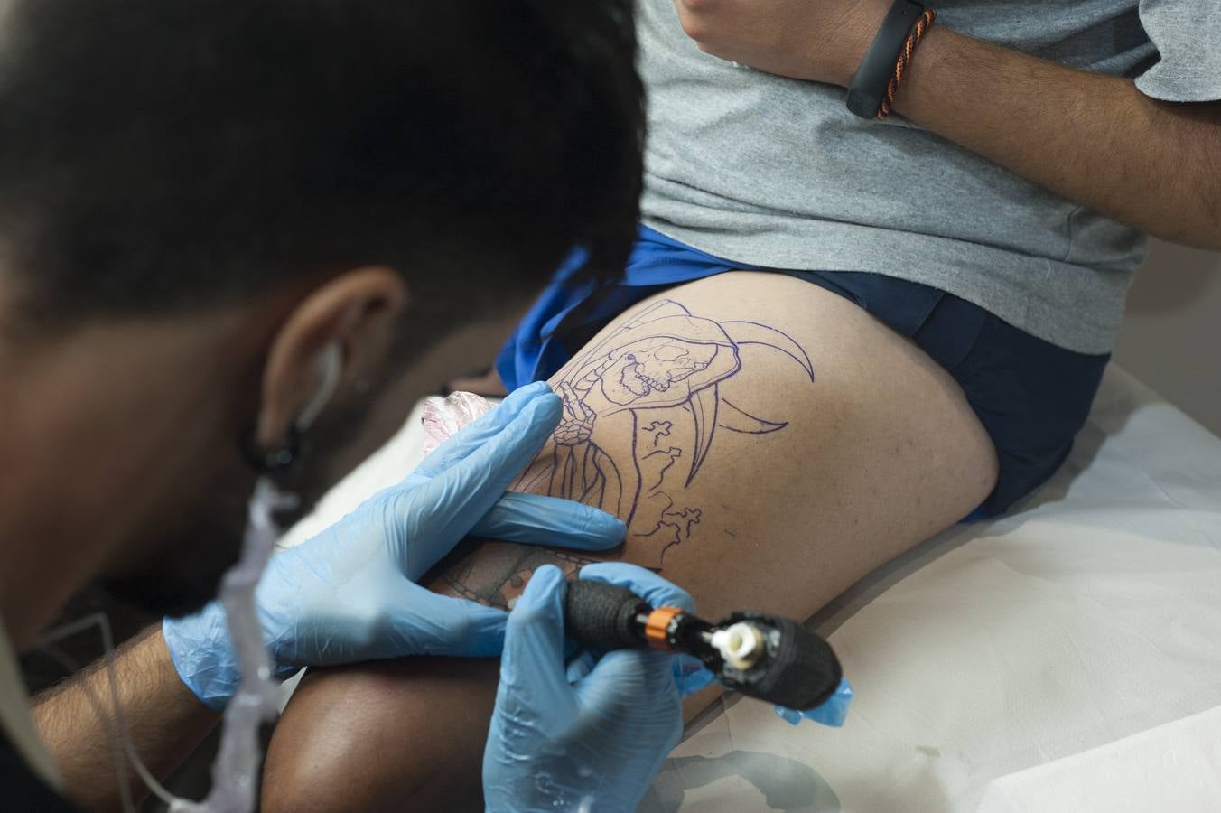 Todo por y para los tatuajes. Málaga celebra la quinta edición de este evento dedicado a este mundo, que acoge novedades y tendencias del sector y un gran número de oportunidedes de llevarse una nueva obra de profesional tatuador. 