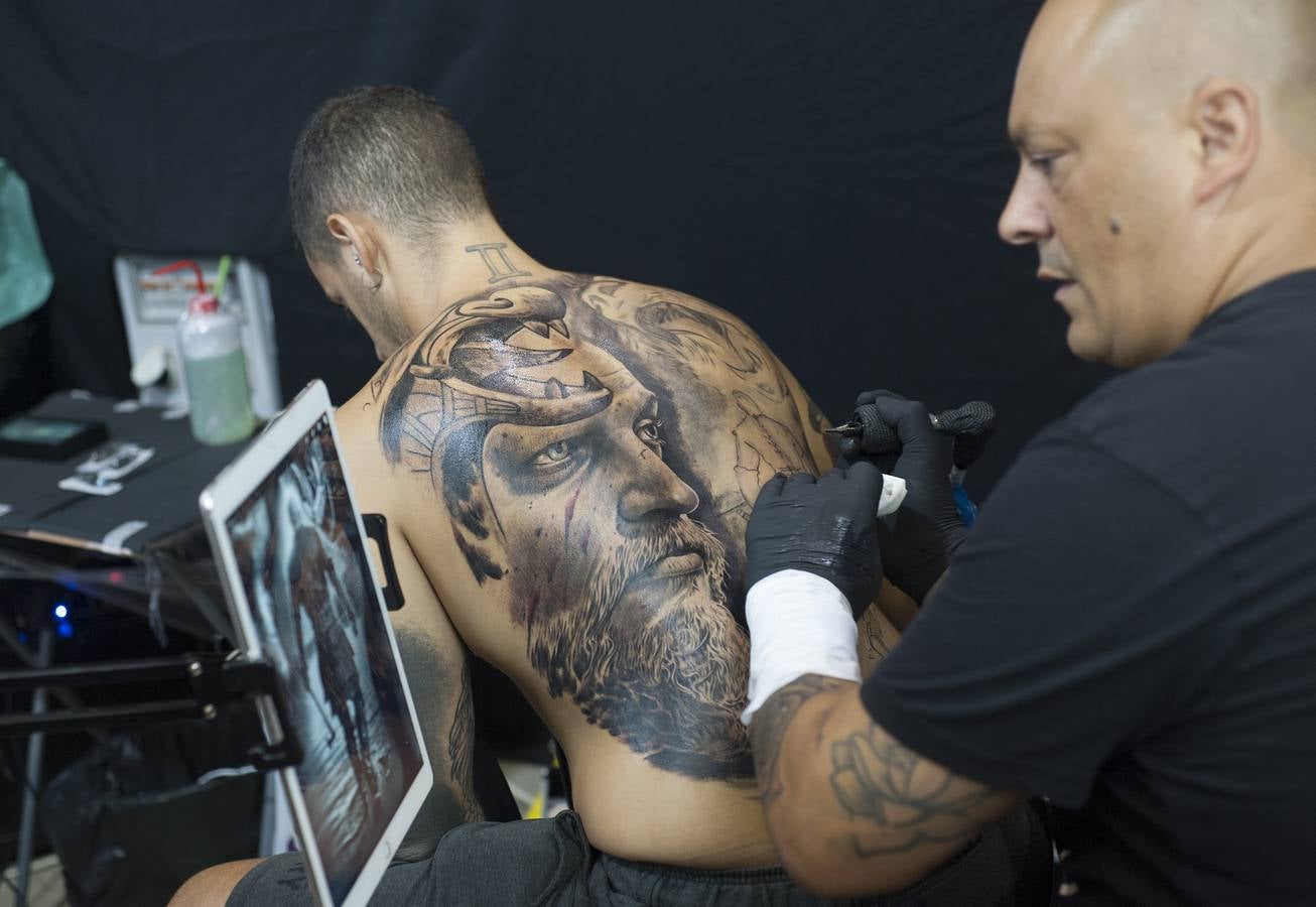 Todo por y para los tatuajes. Málaga celebra la quinta edición de este evento dedicado a este mundo, que acoge novedades y tendencias del sector y un gran número de oportunidedes de llevarse una nueva obra de profesional tatuador. 