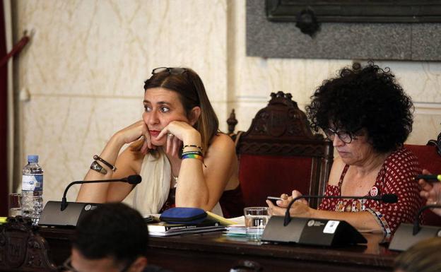 Ysabel Torralbo, pensativa en un pleno. 