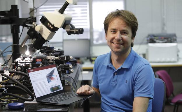 Un estudio sobre la aplicación de la luz a los microprocesadores, sexta publicación de la UMA en 'Nature'