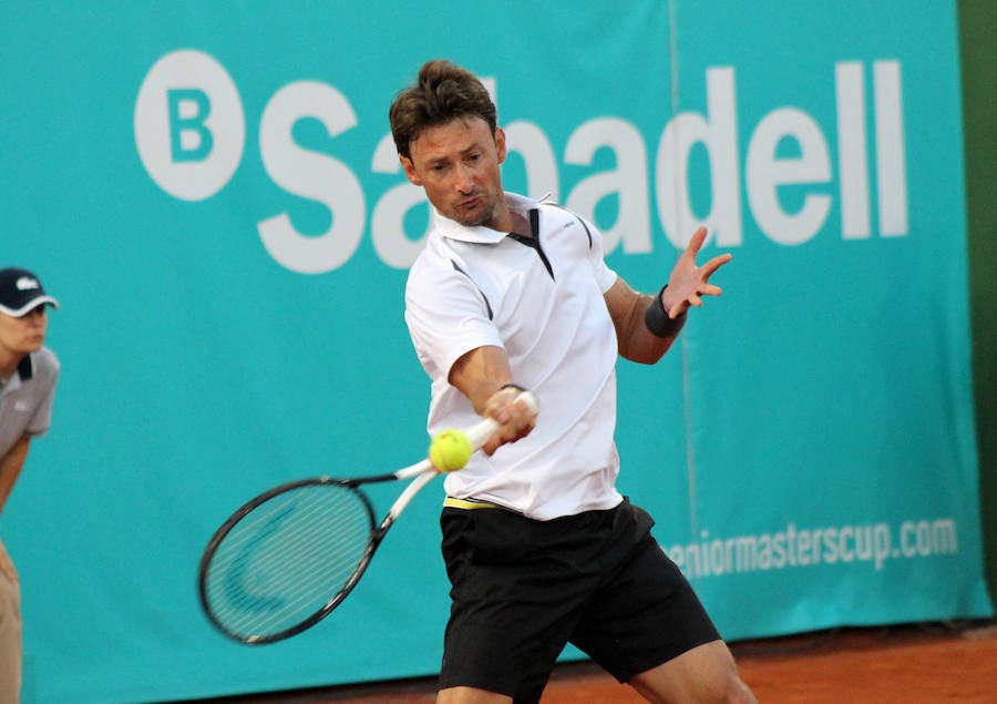 Juan Carlos Ferrero se lleva el torneo tras ganar a Safin