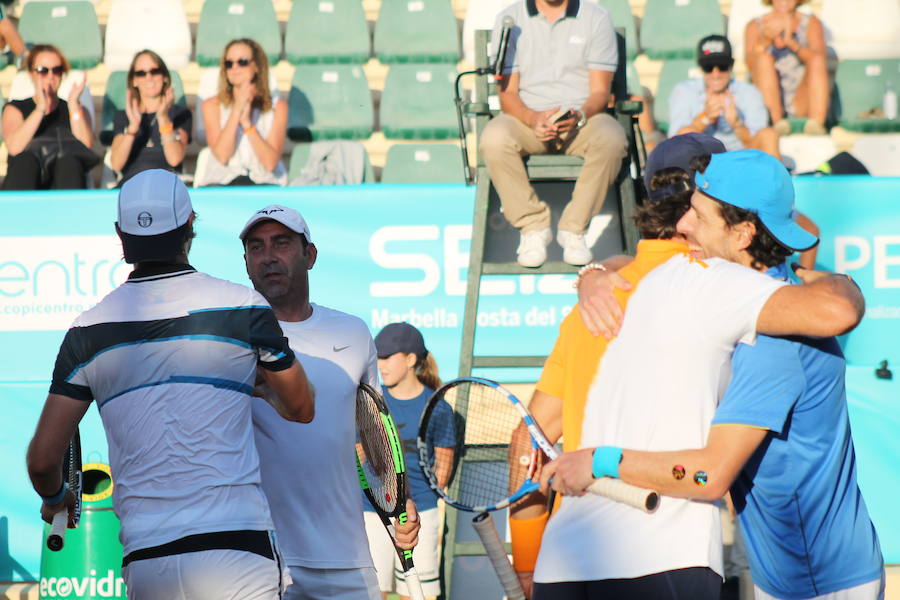 Juan Carlos Ferrero se lleva el torneo tras ganar a Safin