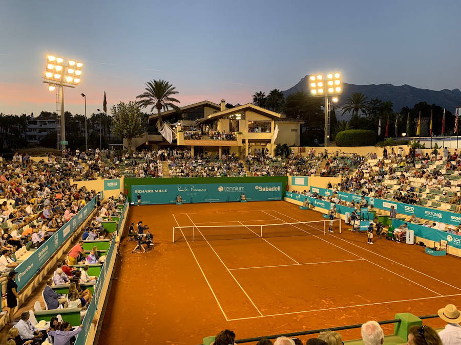 Juan Carlos Ferrero se lleva el torneo tras ganar a Safin