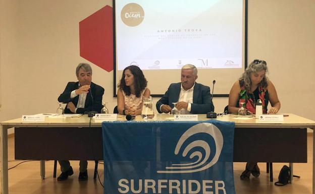 'Alza tu voz por los océanos' debate sobre el turismo sostenible