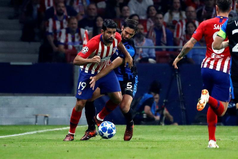 El Atlético de Madrid y el Brujas, durante el partido de la segunda jornada de la Liga de Campeones en el Metropolitano.