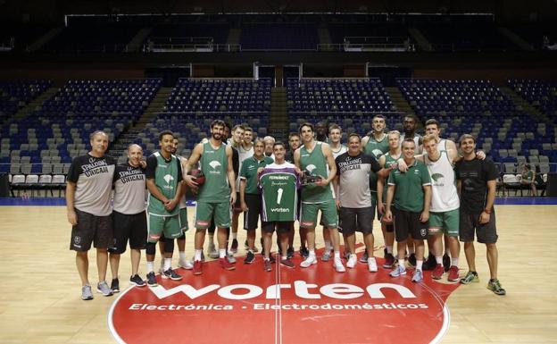 Javier Fernández, de visita en el Palacio de los Deportes