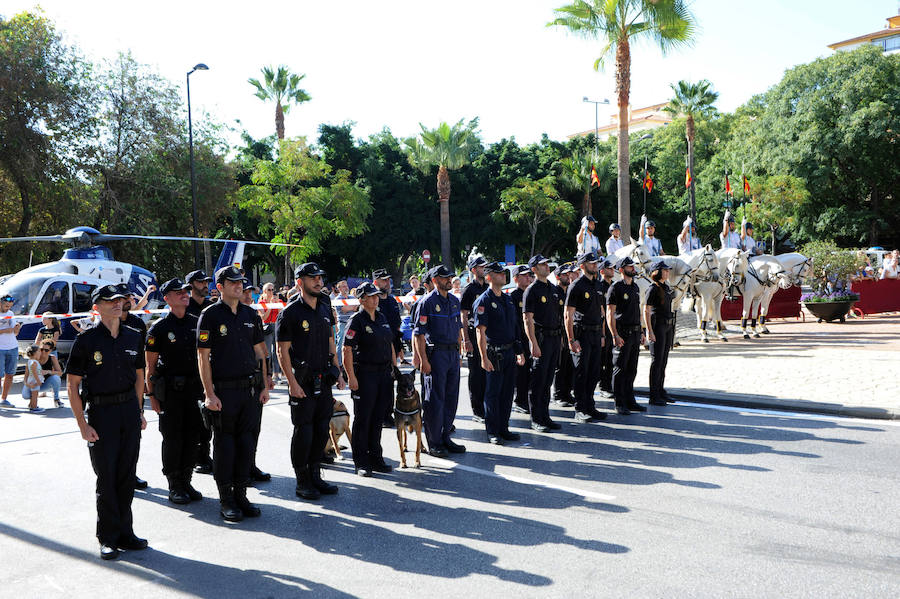 Policías, en el acto. 