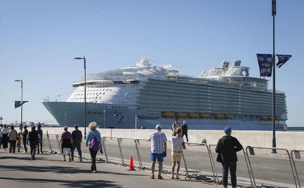 El crucero más grande del mundo volverá al Puerto de Málaga el próximo día 30, con destino al Caribe. 
