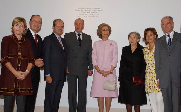 Imagen principal - El museo se inauguró el 27 de octubre de 2003. La pinacoteca recibió en 2007 las obras del Met. 'El factor grotesco' marcó un hito en el museo