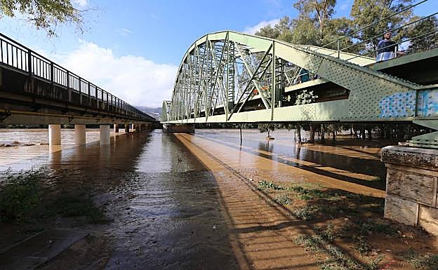 ¿Seguirán las lluvias durante el puente del Pilar en Málaga?