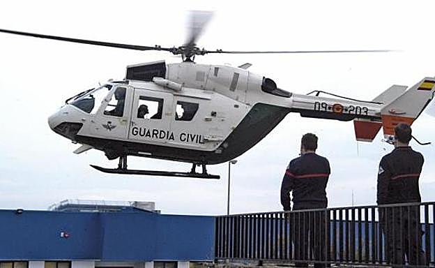 Un helicóptero de la Guardia Civil