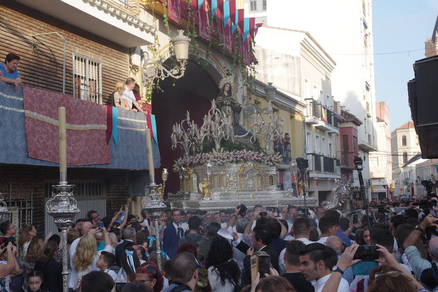 Fotos: La Virgen de la Soledad del Santo Traslado por la Trinidad