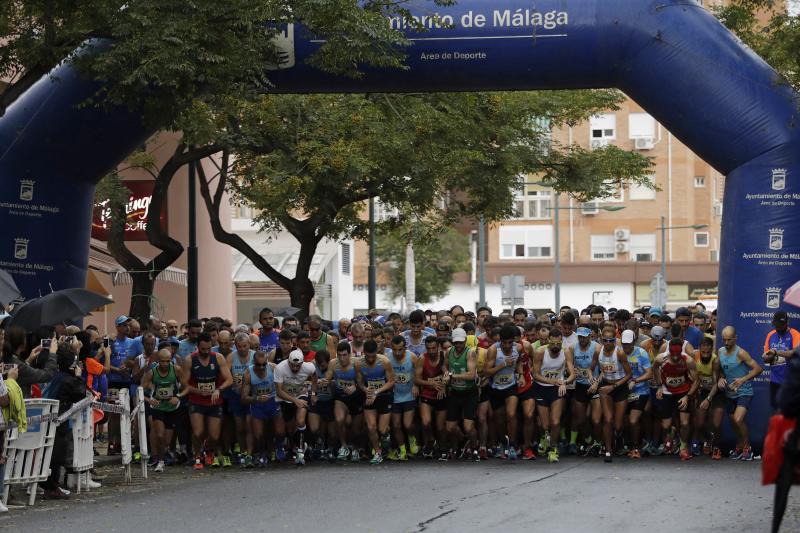 El Distrito Carretera de Cádiz acogió este domingo la carrera que discurre entre estos dos barrios de la capital y en el que han participado unos 700 corredores