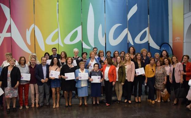 Foto de familia del acto celebrado este lunes. 