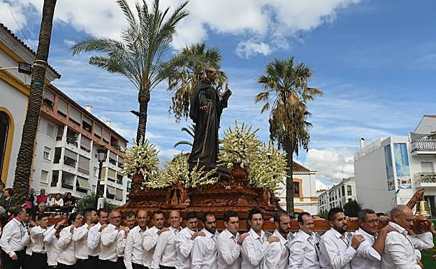 Un momento de la procesión. 