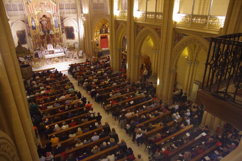 Este histórico acontecimiento ha llenado la ciudad de fieles llegados desde diferentes puntos. Vigilia en el Sagrado Corazón previa a la beatificación del padre Tiburcio Arnaiz