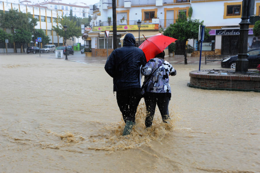 Calles anegadas en Estepona