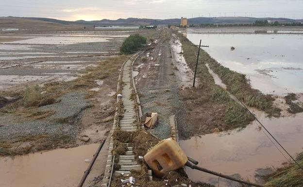ADIF trabaja en la rehabilitación de las tres líneas de tren en Málaga afectadas por las lluvias