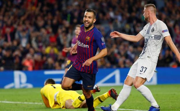 Jordi Alba celebra el segundo tanto del Barcelona. 