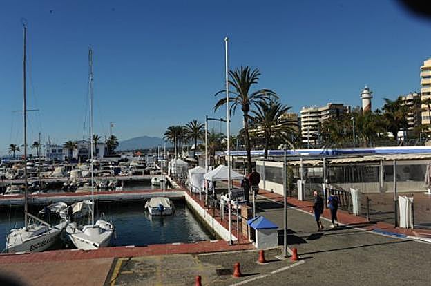 Vista general del Puerto Deportivo Virgen del Carmen de Marbella. 