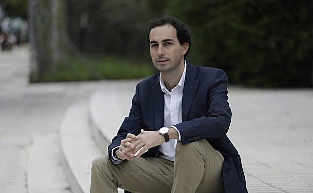 Ruiz, ayer, tras la entrevista con SUR y antes de partir hacia Córdoba a un acto de Pablo Casado. 