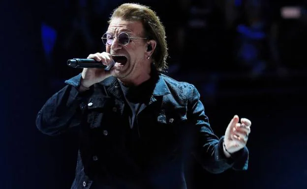 Bono, durante el primero de sus dos conciertos en el WiZink Center. 