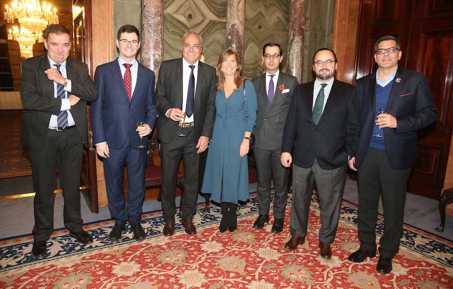 La cena organizada por Prensa Malagueña en la WTM SUR reúne a los máximos responsables del turismo nacional, regional y local en un mismo foro