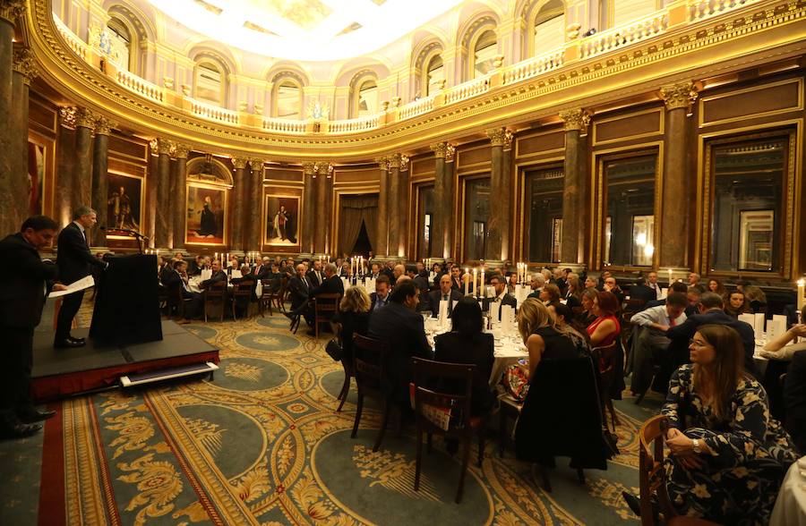 La cena organizada por Prensa Malagueña en la WTM SUR reúne a los máximos responsables del turismo nacional, regional y local en un mismo foro
