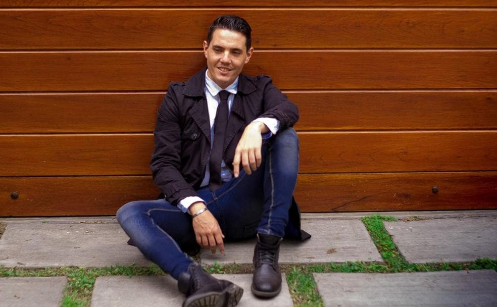 Miguel Laporte, el cantante malagueño que encontró el éxito en Perú