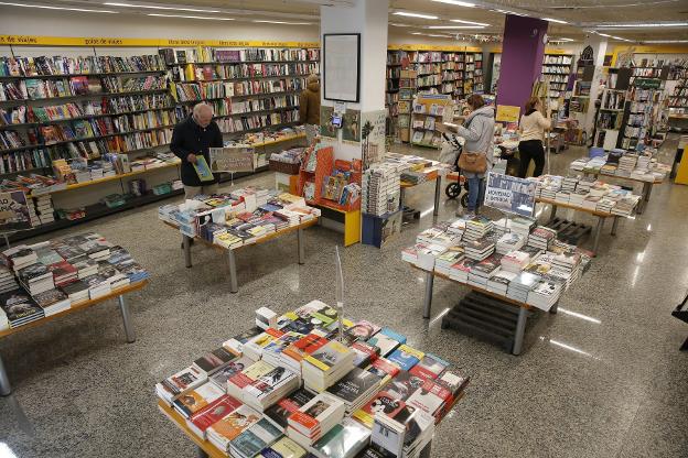 La Librería Luces se mudará a principios de diciembre. 