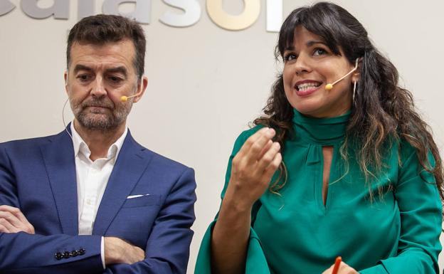 Teresa Rodríguez y Antonio Maíllo, candidatos de Adelante Andalucía. 