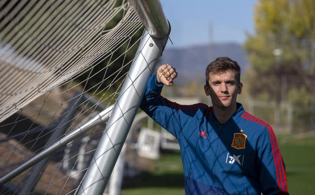 Diego Llorente, tras la entrevista. 